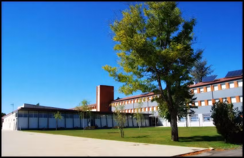 Albergue de Peregrinos D. Antonino y D&ntilde;a. Cinia