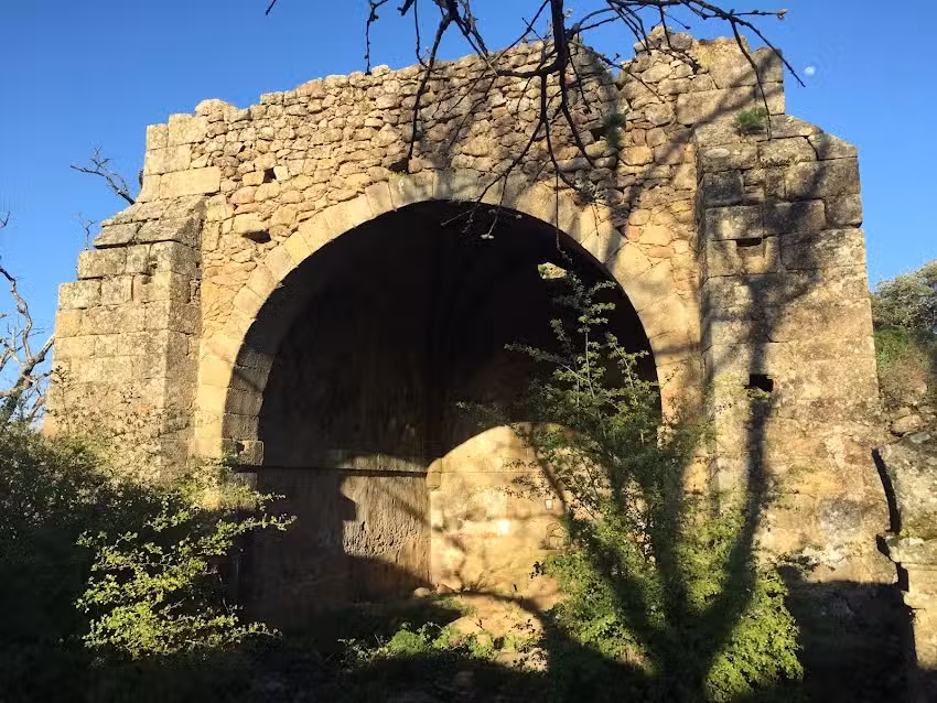 Antigua Ermita de NTRA SRA de la Pe&ntilde;a (en ruinas)