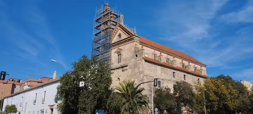 Antigua iglesia y asilo de Madre de Dios