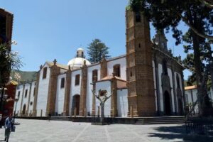 Bas&iacute;lica de Nuestra Se&ntilde;ora del Pino