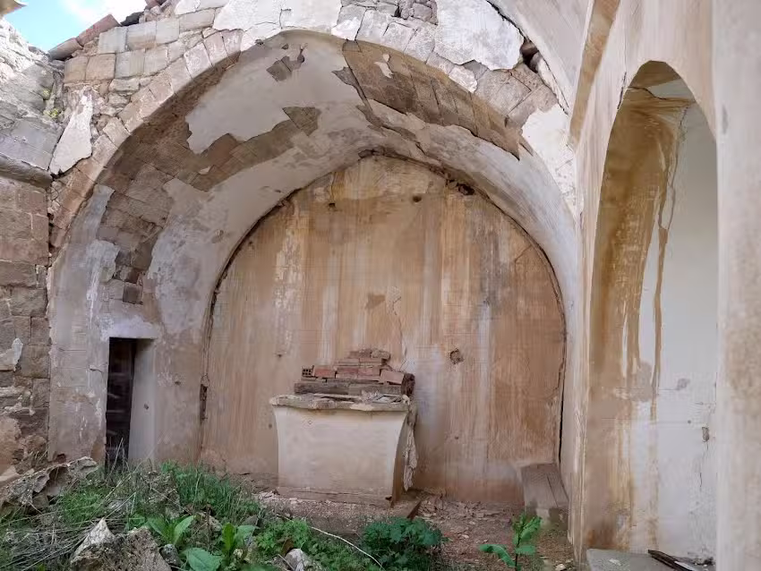 Capella de Sant Pere de Sasserra. Ruinas
