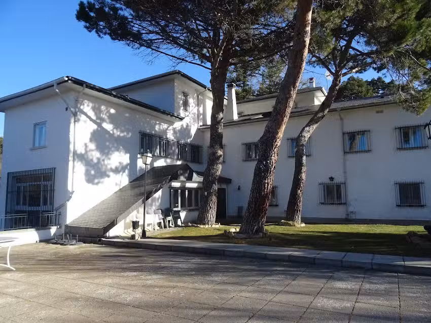 Casa de retiro Religiosas del Sagrado Coraz&oacute;n Miraflores de la Sierra