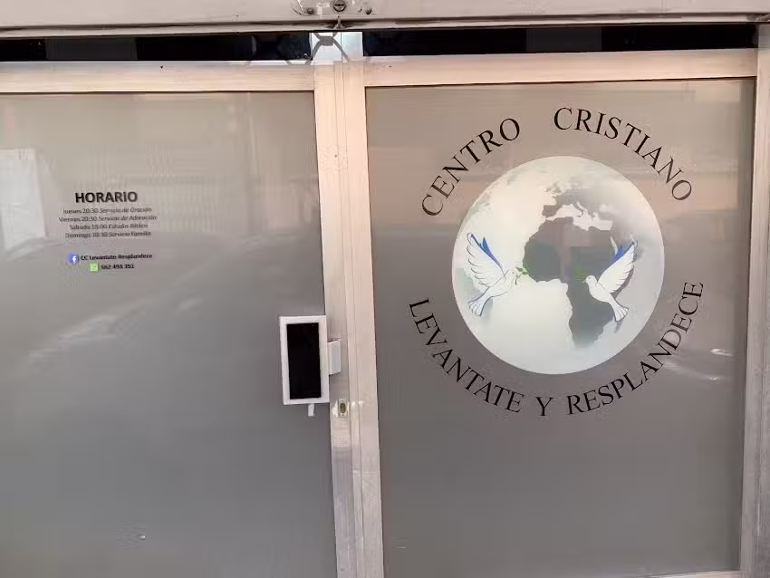 CC Lev&aacute;ntate y Resplandece