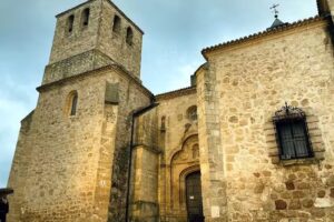 Colegiata de San Bartolom&eacute; Ap&oacute;stol