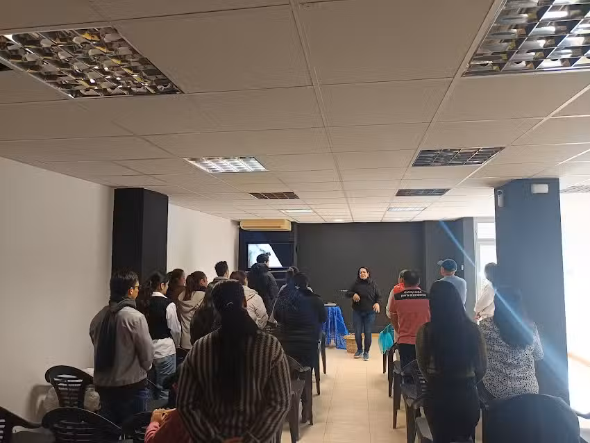 Comunidad Cristiana Jes&uacute;s es el Rey/Filadelfia Madrid