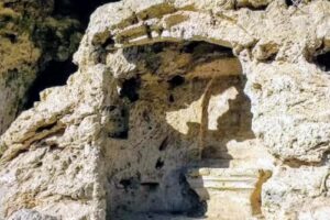 Eremitori a la cinglera de Capell&oacute; &ndash; Capellades