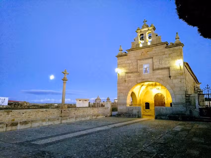 Ermita de Jes&uacute;s Nazareno, Humilladero o del Cordero