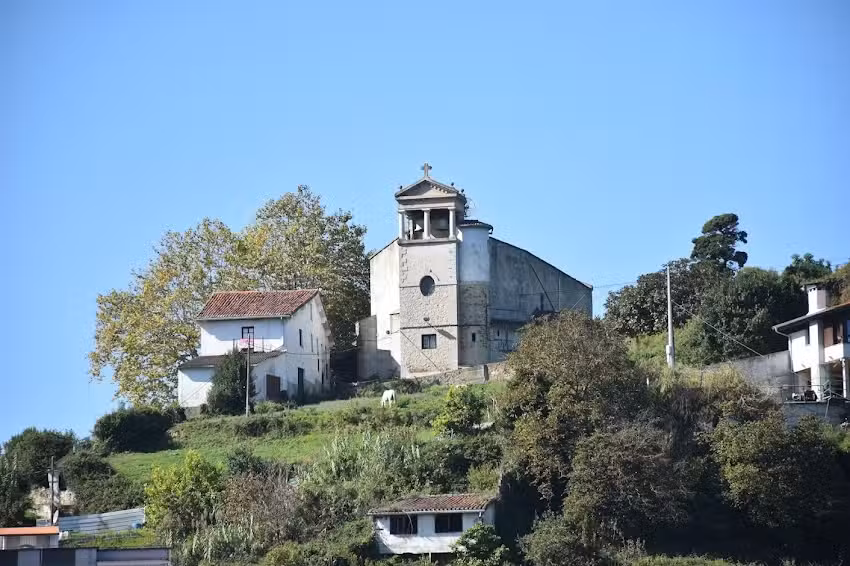 Ermita de la Antigua / Antzina Baseliza