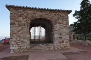 Ermita de la Santa Cruz del Garb&iacute;