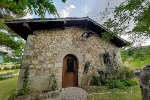 Ermita de la Virgen de Uralde
