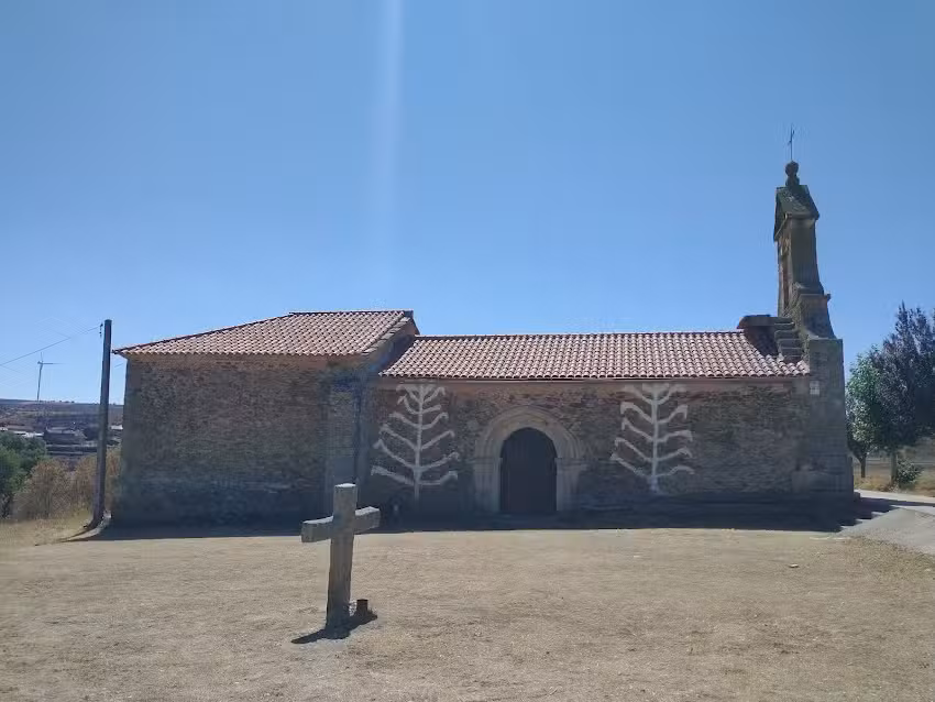 Ermita de la Virgen del Puerto.