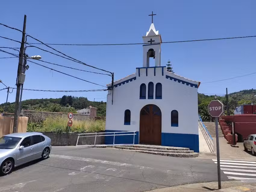 Ermita de Ntra. Sra. de la Sagrada Familia &ndash; Erjos