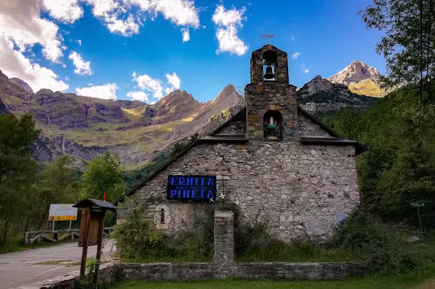 Ermita de Nuestra Se&ntilde;ora de Pineta