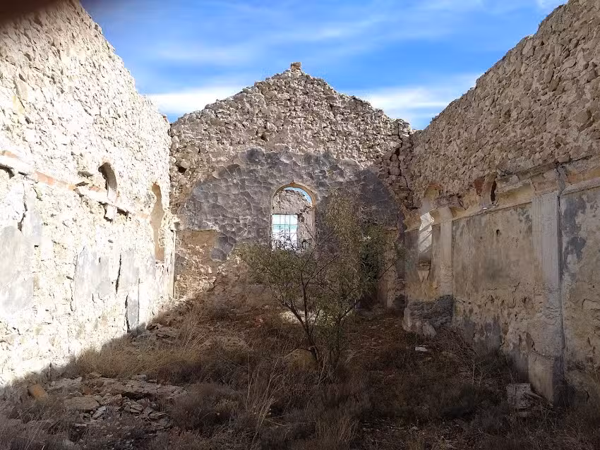 Ermita de San Isidro (restos)