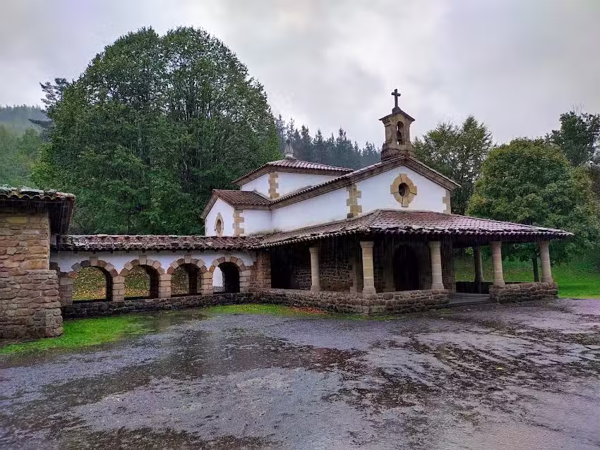 Ermita De Santa Cruz Mirandaola