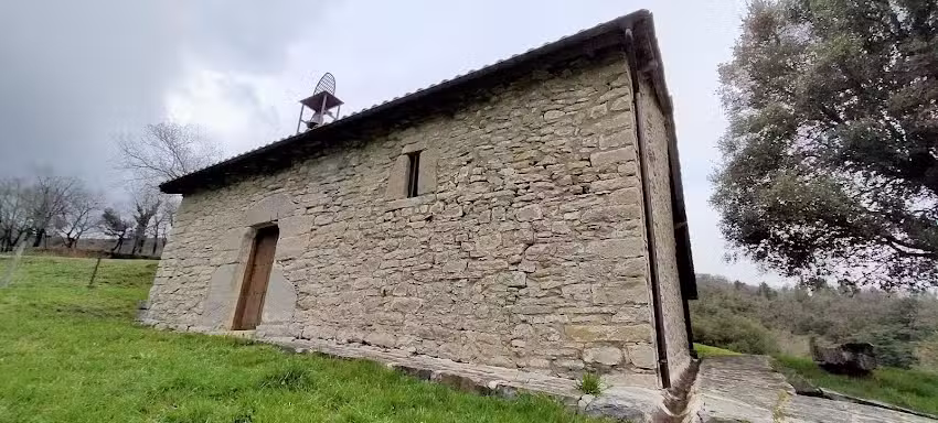 Ermita de Santa Mar&iacute;a de Poza