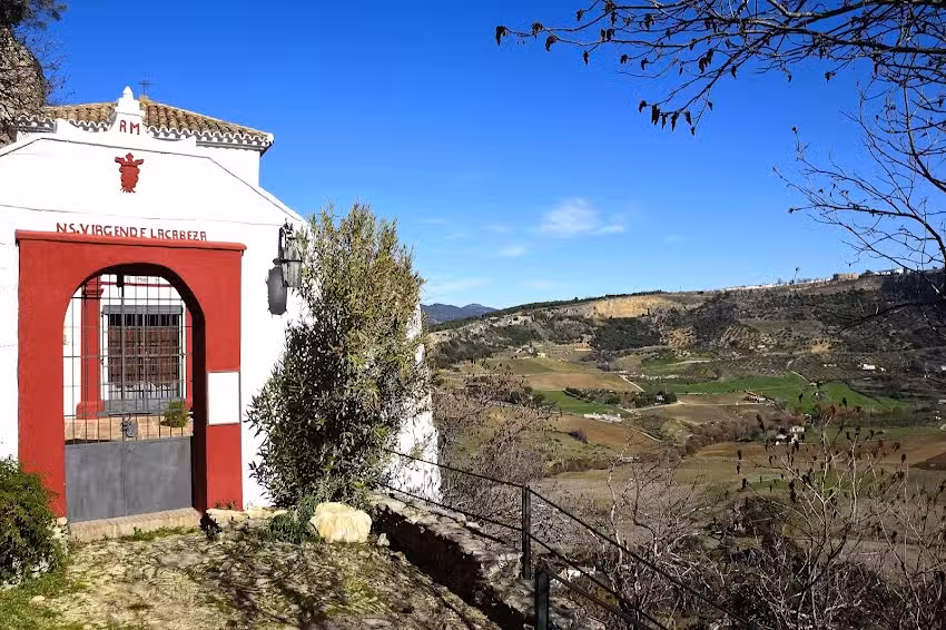 Ermita rupestre de la Virgen de la Cabeza