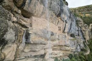 Ermitas de San Cornelio y de La Cueva, y Cascada del Chorro
