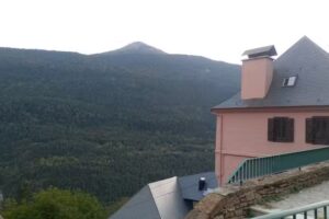 Gl&egrave;isa de Sant Peir de Vila