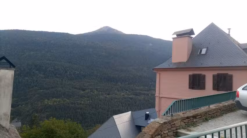 Gl&egrave;isa de Sant Peir de Vila