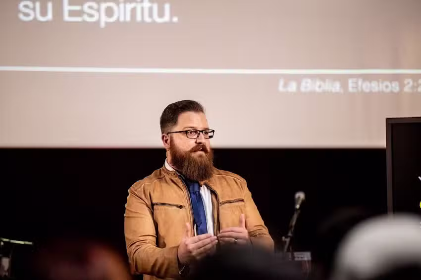 ICONO &rsaquo; Comunidad Cristiana