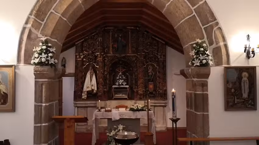 Iglesia Antigua del Divino Salvador de Bembibre ( O Pazo)