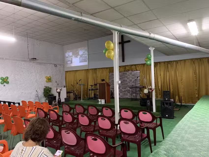 IGLESIA B&Iacute;BLICA DE HELL&Iacute;N