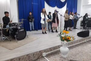 Iglesia casa de adoracion RL