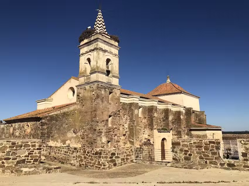 Iglesia-Castillo Santa Mar&iacute;a Magdalena
