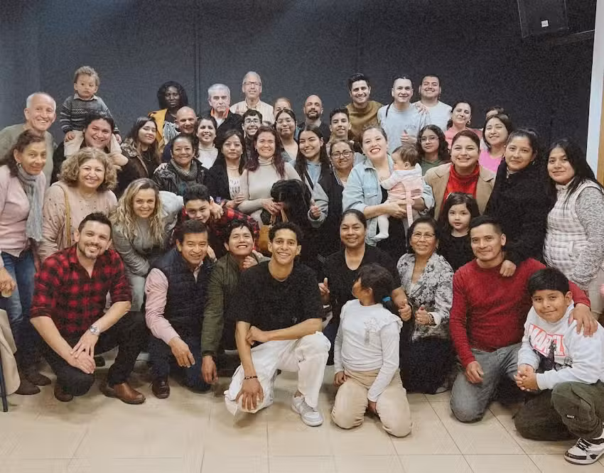 Iglesia Cristiana A los pies Del Rey Vera
