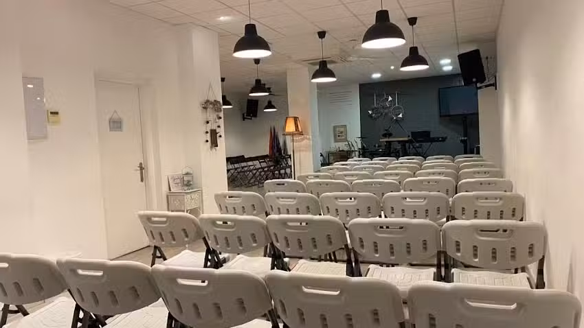 Iglesia Cristiana Evangelica A Los Pies del Rey Granada