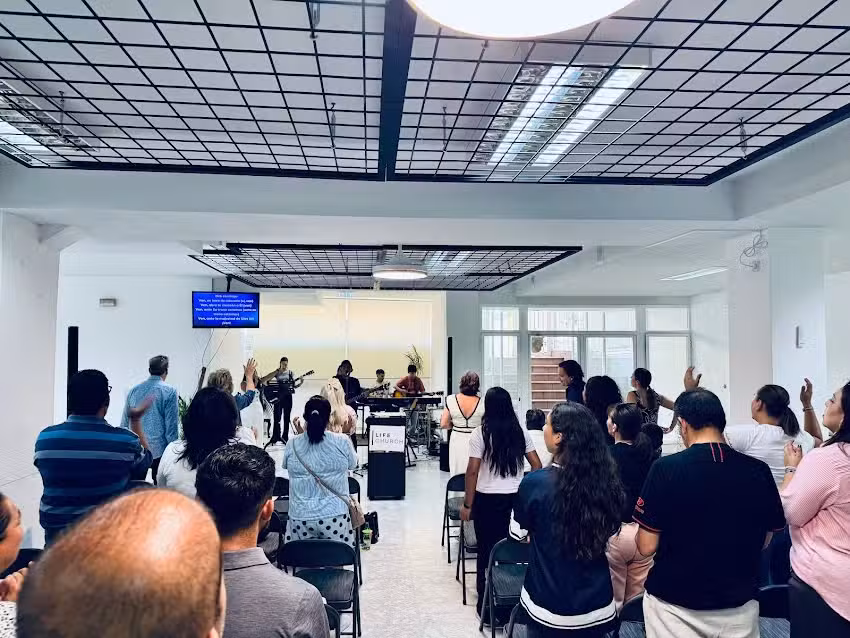 Iglesia Cristiana Life Church (Iglesia Vida)