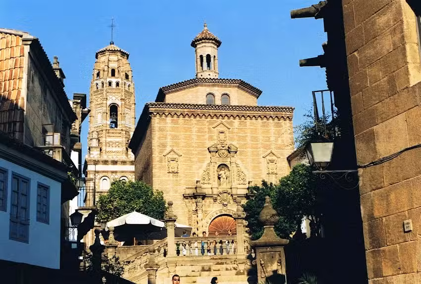 Iglesia de Alca&ntilde;iz