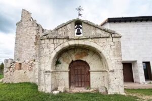Iglesia de Barrios de Colina