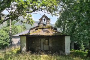 Iglesia de Bra&ntilde;avieja