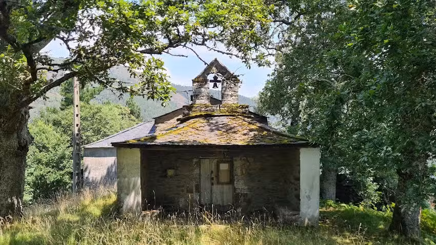 Iglesia de Bra&ntilde;avieja