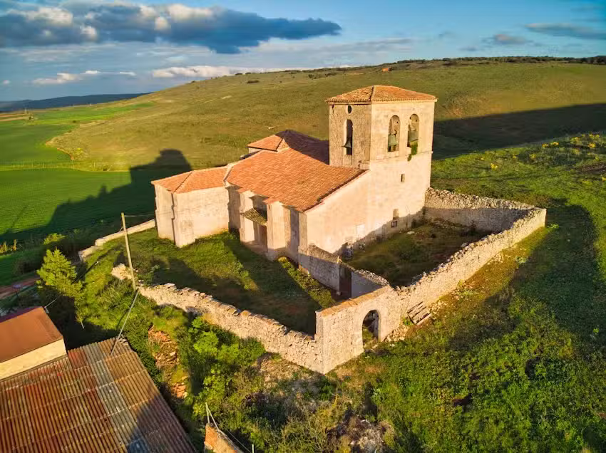 Iglesia de Gredilla la Polera