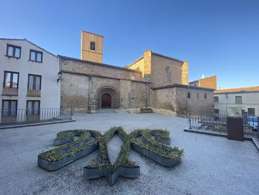 Iglesia de la Virgen de la Pe&ntilde;a y Museo de Arte Sacro