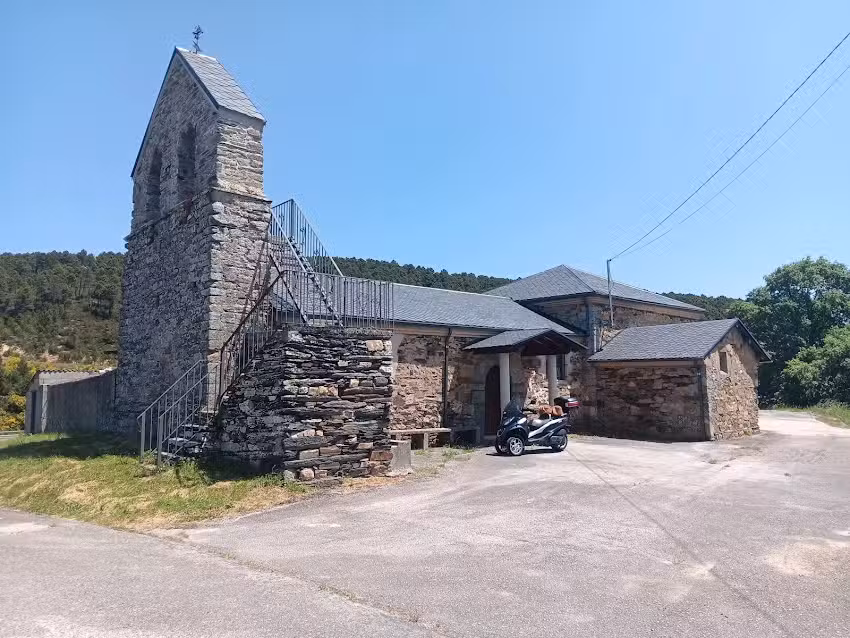 Iglesia de Manzanal del Puerto