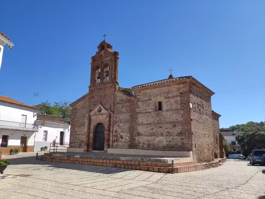 Iglesia de Puerto Moral (San Pedro y San Pablo)