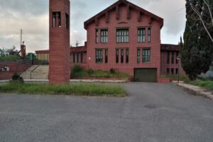 Iglesia de S. Jos&eacute; Obrero y Sta. Mar&iacute;a de Ra&iacute;ces