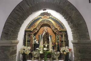 Iglesia de San Andr&eacute;s de Logares