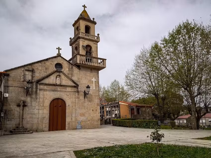 Iglesia de San Andr&eacute;s de Valadares
