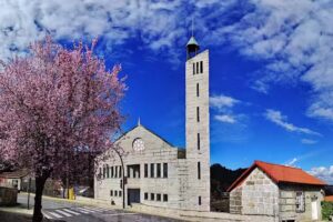 Iglesia de San Bieito de Cabeza de Vaca