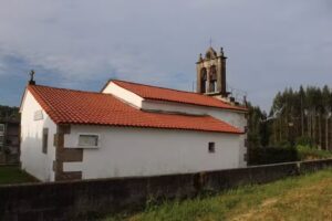 Iglesia de San Crist&oacute;bal de Leobalde