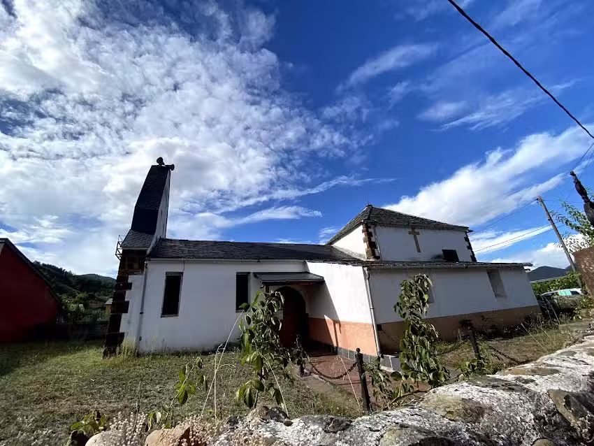 Iglesia de San Crist&oacute;bal de Quere&ntilde;o