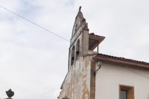 Iglesia de San Esteban de Molleda y Cementerio Parroquial