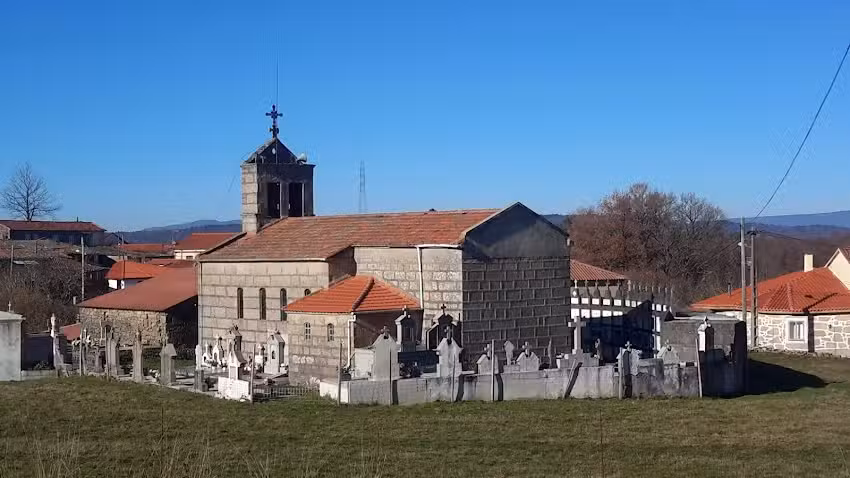 Iglesia de San Juan de Moura