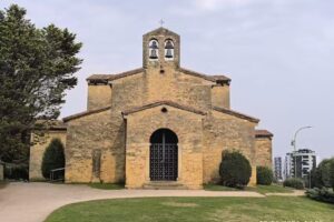 Iglesia de San Juli&aacute;n de los Prados &ndash; Santullano