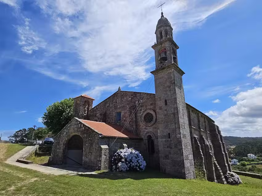 Iglesia de San Juli&aacute;n de Moraime